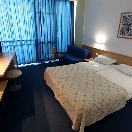 维多利亚大酒店 4* 阳光海滩
